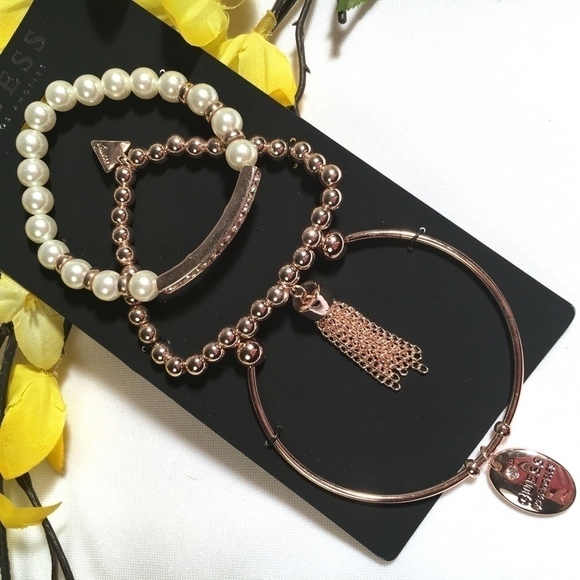 𝅺3/$29! Set of 3 GUESS Faux Pearl & Tassel Bracelets - Picture 8 of 8